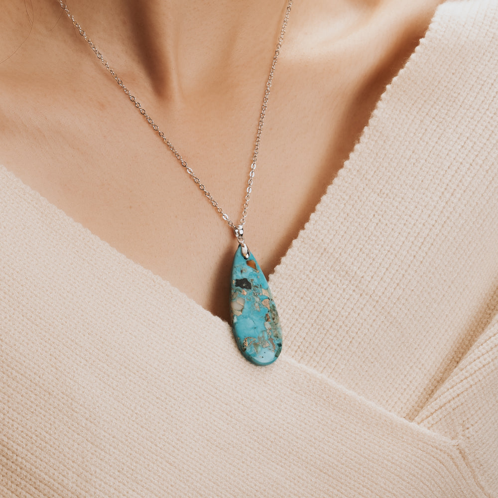 The Benefits of Wearing the Turquoise Stone: A Gem of Wellness and Protection