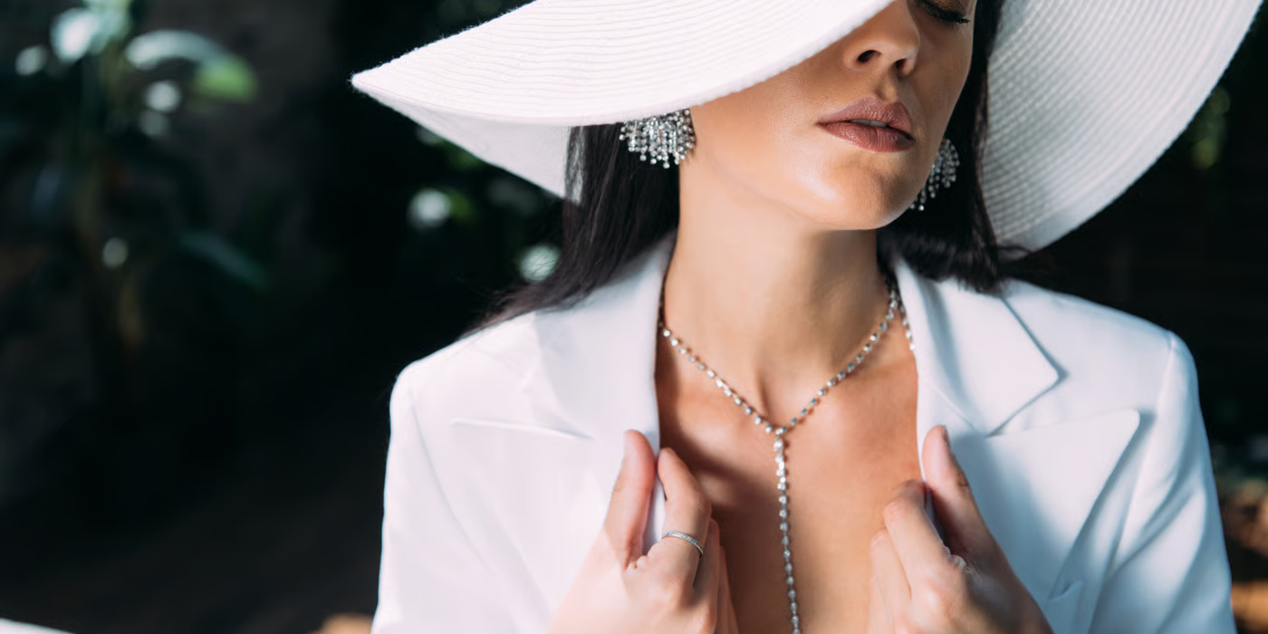 What Are Natural Stone Necklaces?